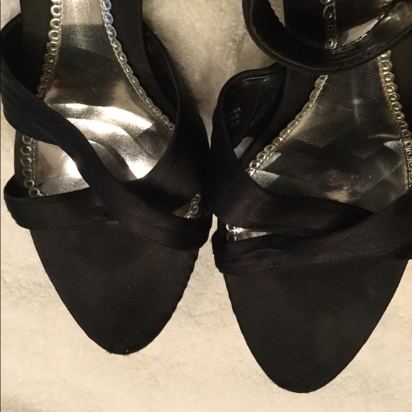 BAKERS Back Bow Open Toe Strappy Heels - Picture 6 of 8